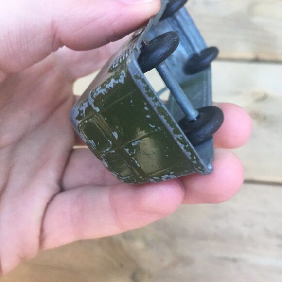 Vintage 1957 TootsieToy Paramedic Ambulance Truck Green Toy Car - Picture 6 of 7